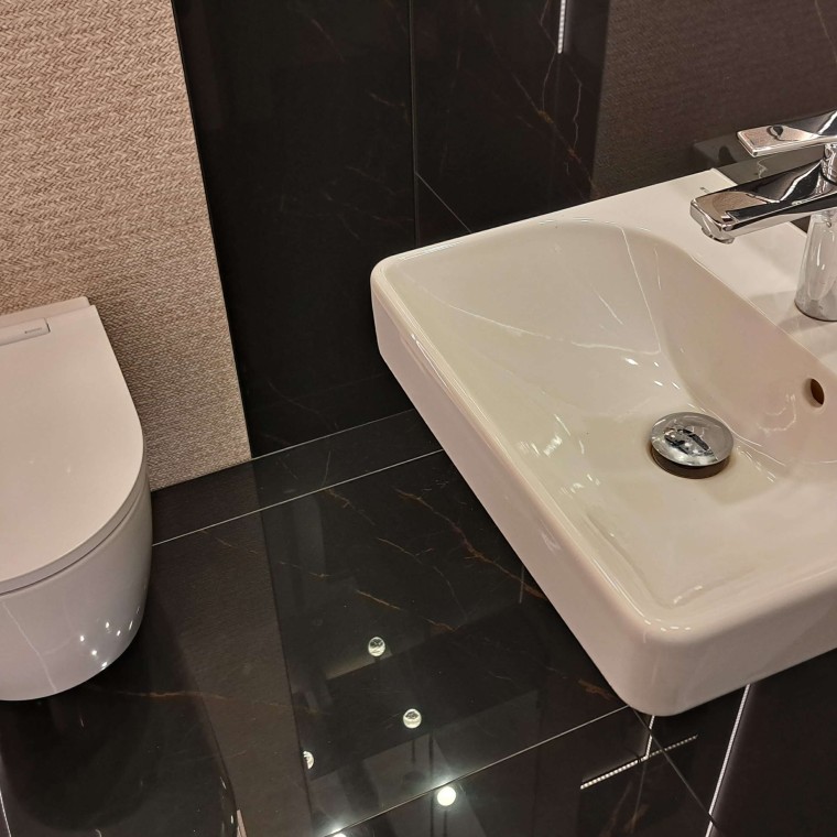 Łazienka z produktami Geberit