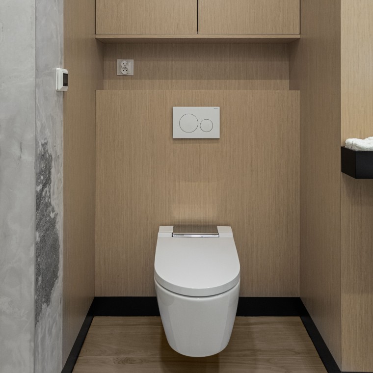 Toaleta z produktami Geberit