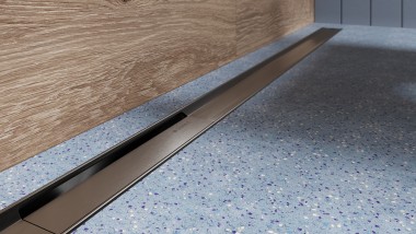 Odpływ liniowy Geberit CleanLine w łazience bez barier