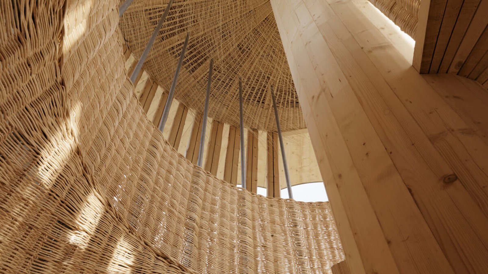 Wnętrze wieży widokowej (fot. Lucia Degonda) Wnętrze wieży widokowej (fot. Lucia Degonda)