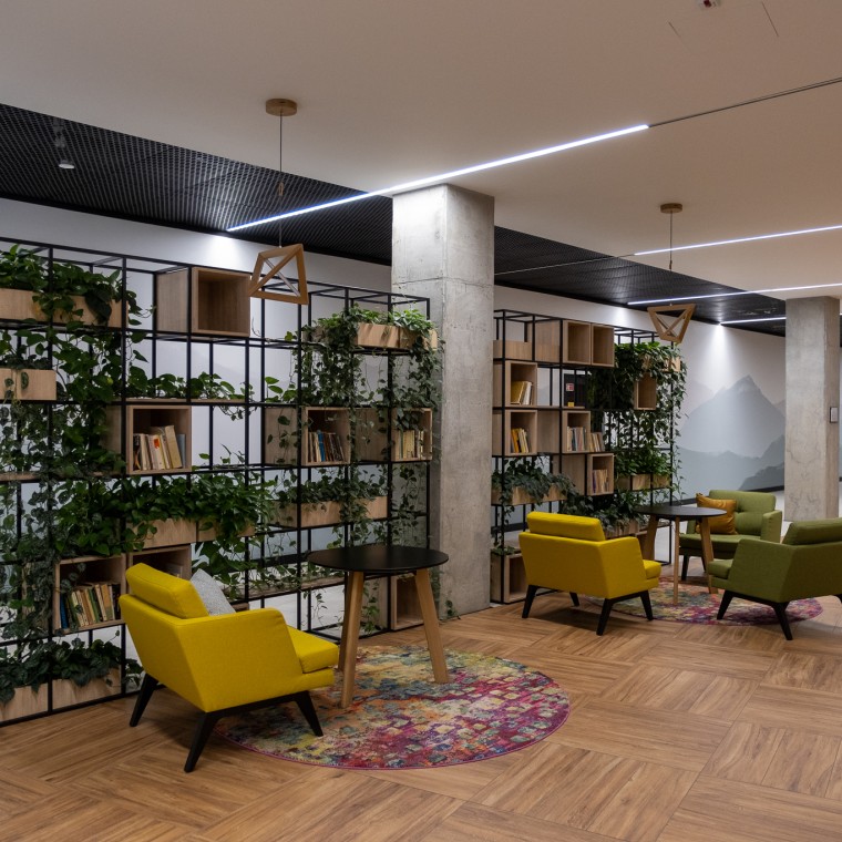 wnętrze budynku High5ive w Krakowie (© Skanska) wnętrze budynku High5ive w Krakowie (© Skanska)