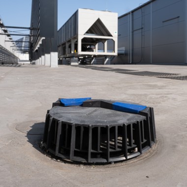system Pluvia Geberit na dachu biurowca High5ive w Krakowie (© Skanska) system Pluvia Geberit na dachu biurowca High5ive w Krakowie (© Skanska)