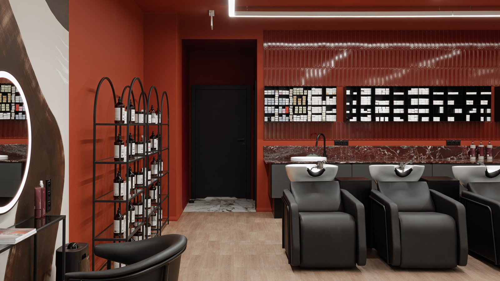 Laborka z umywalką Geberit Variform w salonie fryzjerskim Macieja Maniewskiego