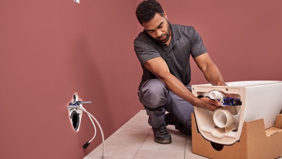 Montaż miski WC