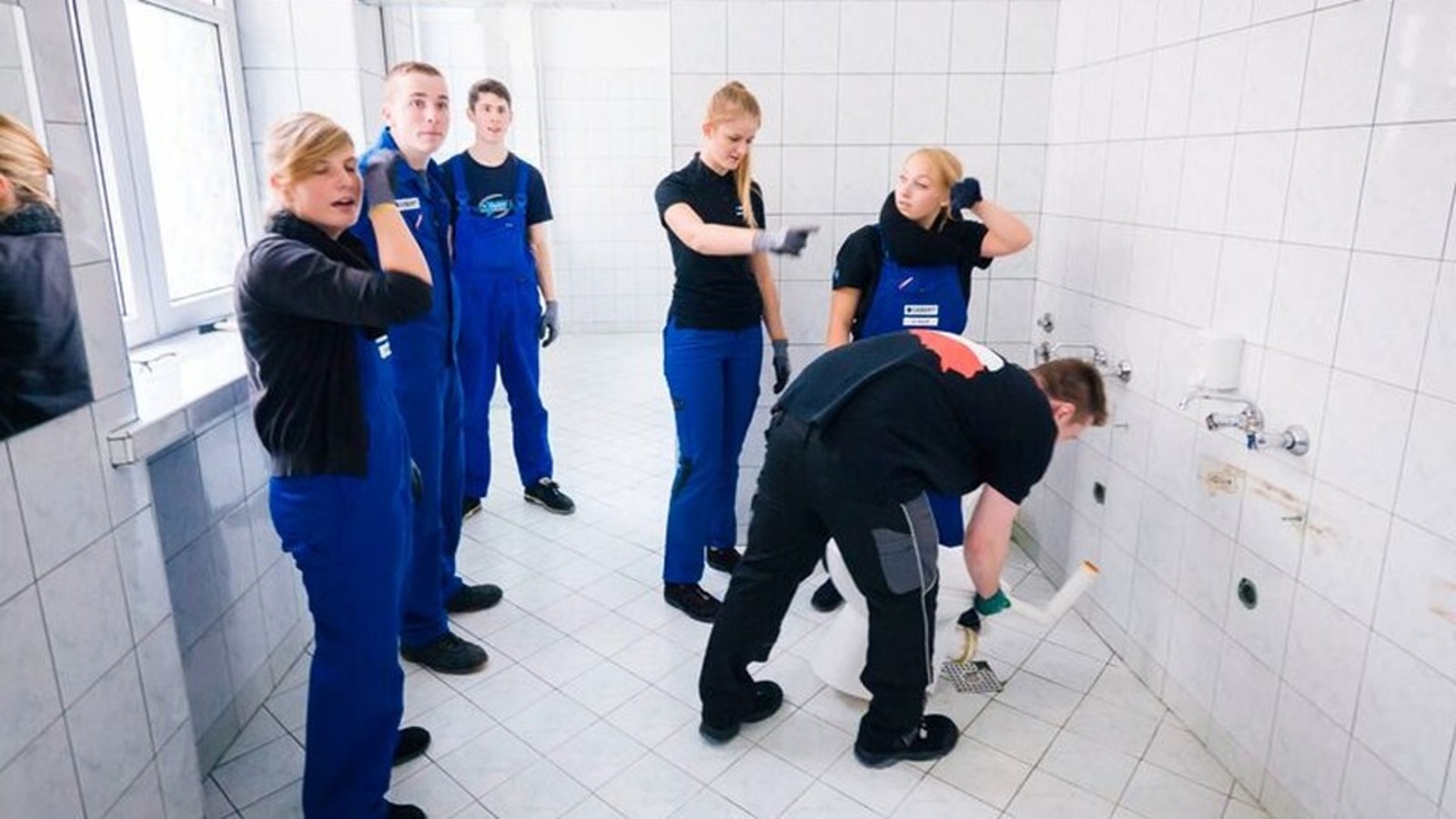 Remont szkolnych łazienek z Geberit Remont szkolnych łazienek z Geberit