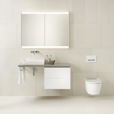 Biała łazienka z umywalką i WC od Geberit ONE (© Geberit) Biała łazienka z umywalką i WC od Geberit ONE (© Geberit)