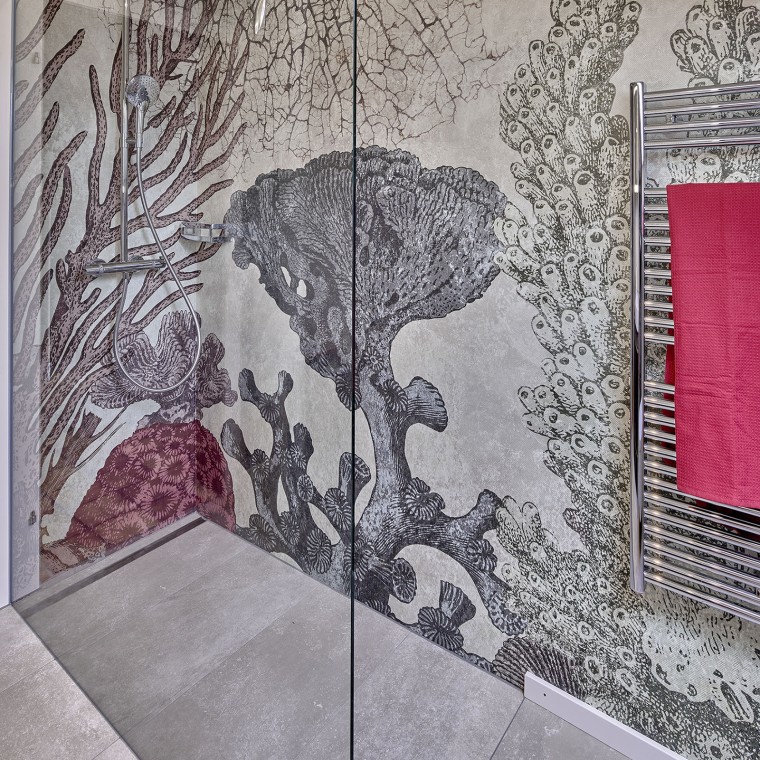 Natrysk bezbrodzikowy z odpływem CleanLine Natrysk bezbrodzikowy z odpływem CleanLine