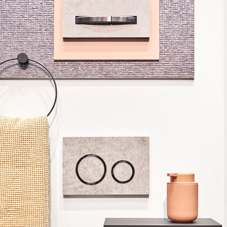 Mieszanka materiałów w łazience tworzy poczucie przytulności Mieszanka materiałów w łazience tworzy poczucie przytulności