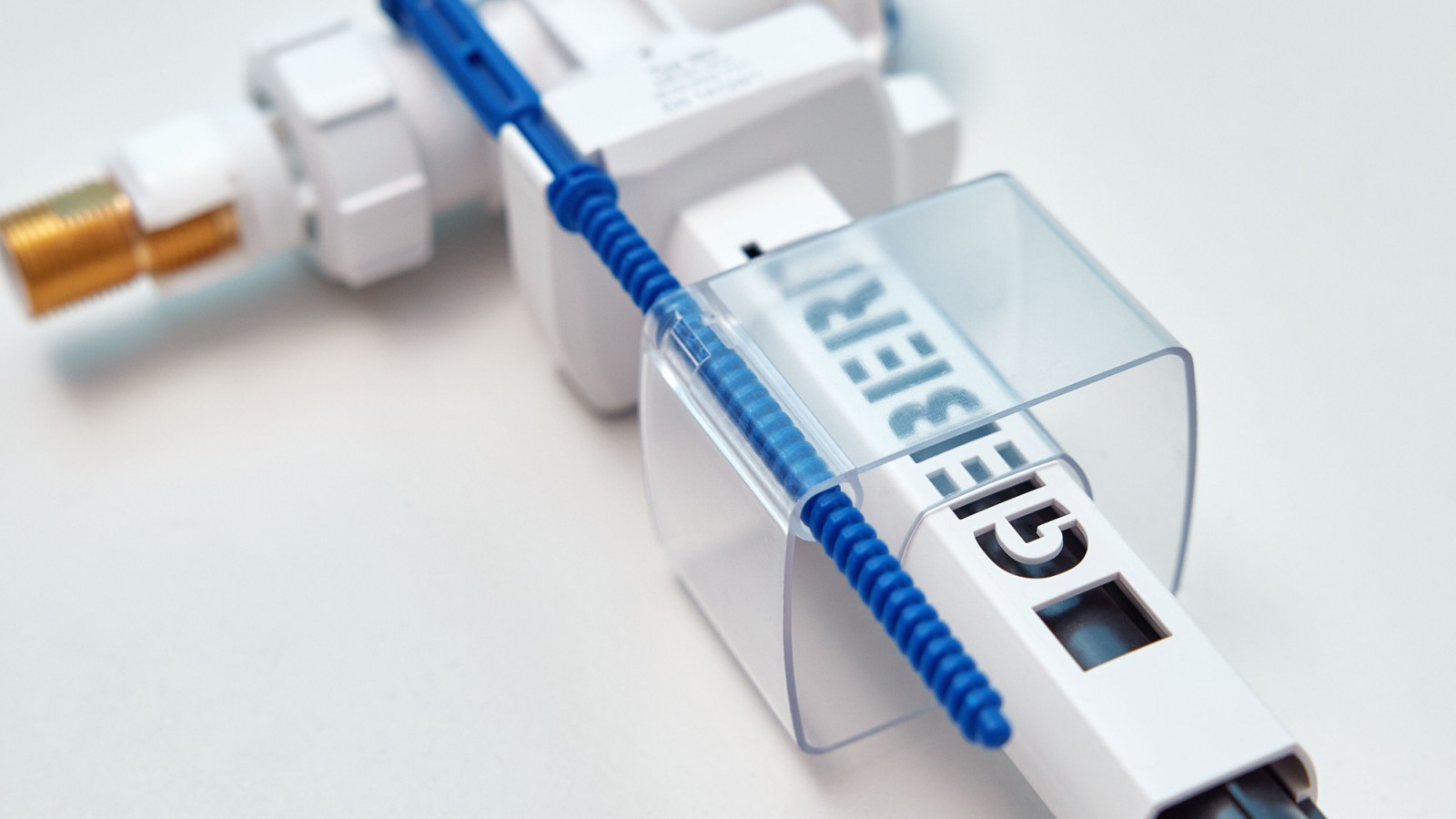 Zawór napełniający Geberit typ 383