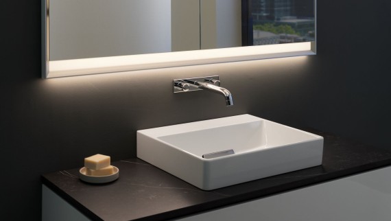 Szafka z lustrem Geberit ONE z funkcją ComfortLight Szafka z lustrem Geberit ONE z funkcją ComfortLight