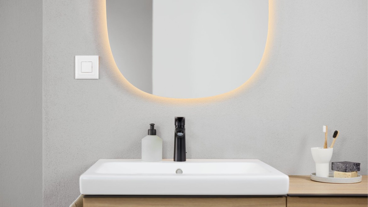 Łazienka Geberit iCon z umywalką i owalnym lustrem Geberit Option