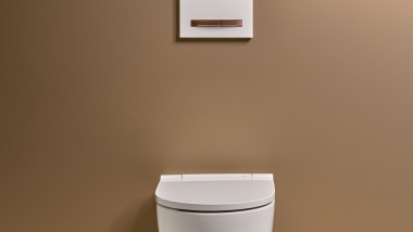 Ceramiczna wisząca miska WC z serii łazienkowej Geberit ONE (© Geberit)