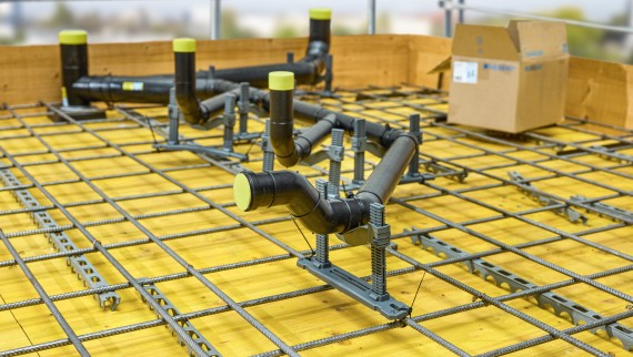 Rura kanalizacyjna Geberit PE do osadzenia w betonie