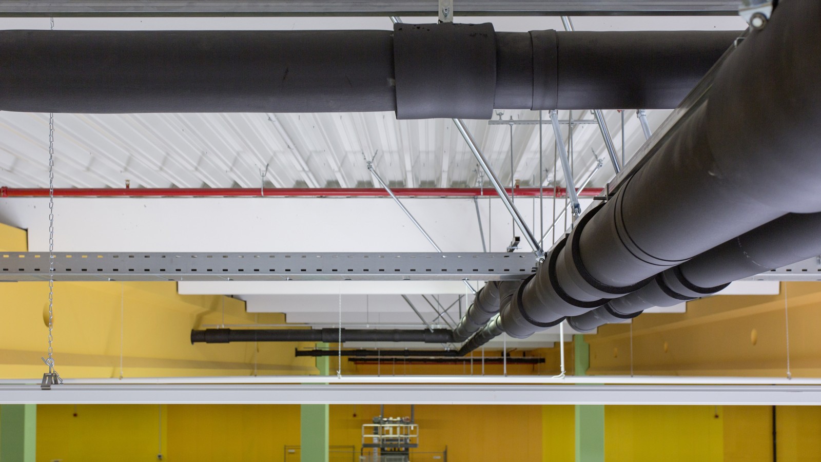 Rury Geberit PE w systemie odwodnienia dachu z Geberit Pluvia