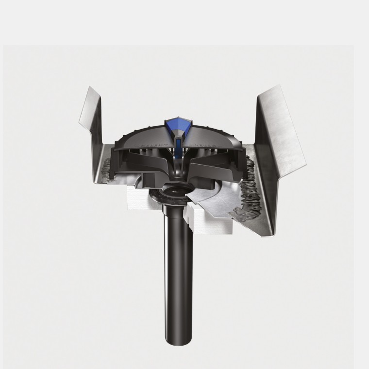 Instalacja podciśnieniowego systemu odwodnienia dachu Geberit Pluvia na dachu z rynną stalową Instalacja podciśnieniowego systemu odwodnienia dachu Geberit Pluvia na dachu z rynną stalową