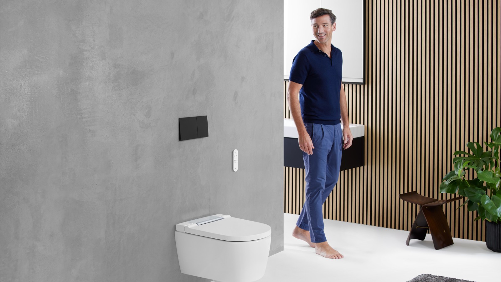 Toaleta myjąca AquaClean Sela w łazience Geberit Toaleta myjąca AquaClean Sela w łazience Geberit