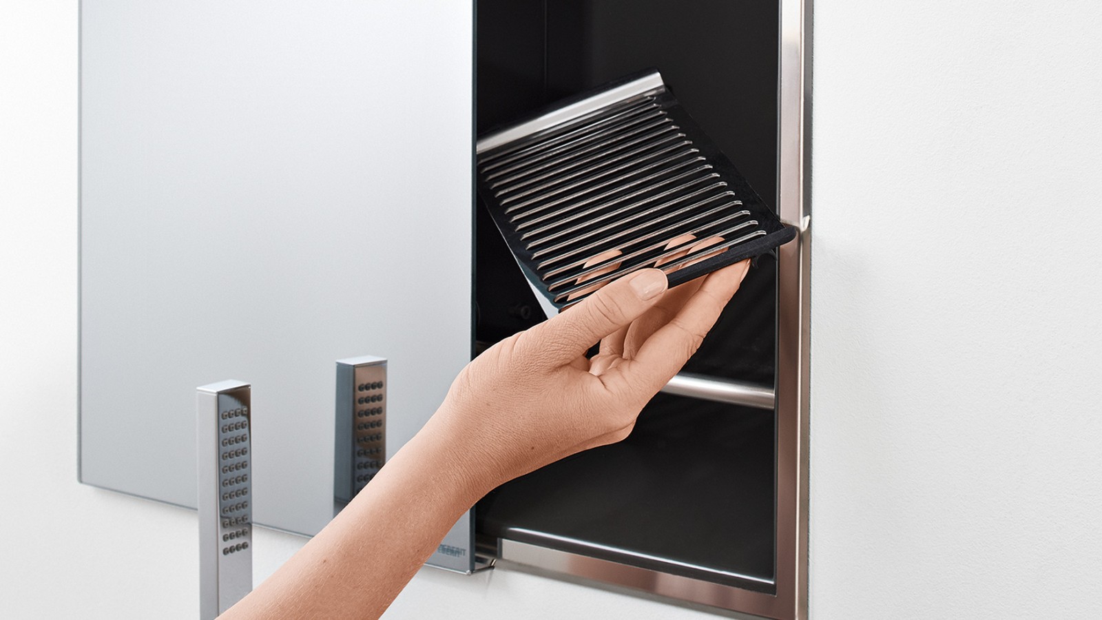 Rozwiązania prysznicowe Geberit ONE ze schowkiem wnękowym Rozwiązania prysznicowe Geberit ONE ze schowkiem wnękowym