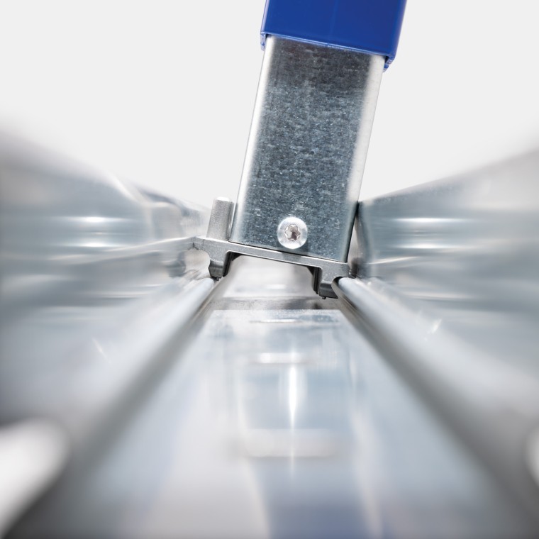 Stopy montowane w szynę na klik Stopy montowane w szynę na klik