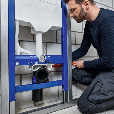 Instalowanie skrzynki Geberit Power & Connect Instalowanie skrzynki Geberit Power & Connect