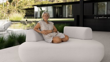 Architektka Sarah Waller w swoim własnym australijskim domu marzeń (© Alyne Media)