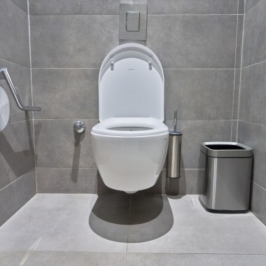 W łazienkach zainstalowano wiele produktów Geberit, takich jak toalety iCon. (© Oğuzhan Kasar) W łazienkach zainstalowano wiele produktów Geberit, takich jak toalety iCon. (© Oğuzhan Kasar)