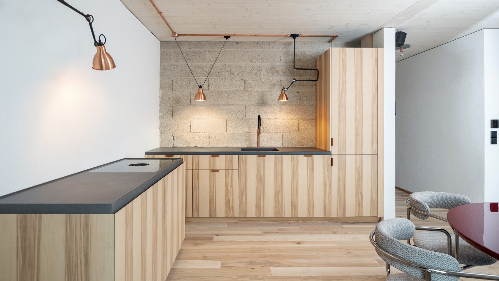 Cegły konopne są używane we wnętrzu największego domu konopnego w Europie.(© Openly / Jens Ellensohn) Cegły konopne są używane we wnętrzu największego domu konopnego w Europie.(© Openly / Jens Ellensohn)