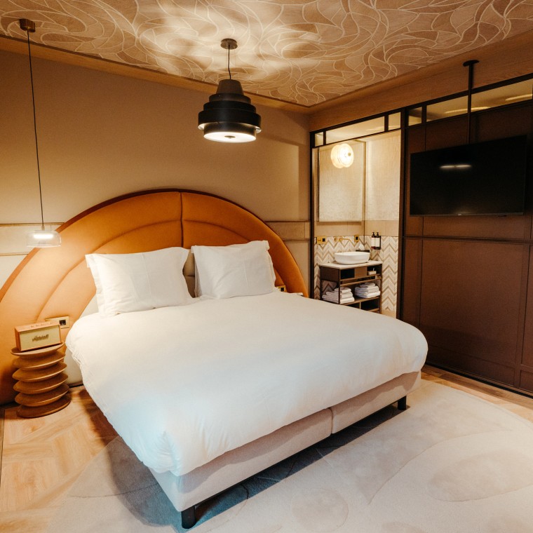 36 stylowych pokoi hotelowych w nowoczesnym stylu z połowy ubiegłego wieku (© Nina Slagmolen) 36 stylowych pokoi hotelowych w nowoczesnym stylu z połowy ubiegłego wieku (© Nina Slagmolen)