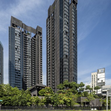 Wieżowce na terenie Martin Modern łączą dwa cenne zasoby gęsto zaludnionej metropolii Singapuru: przestrzeń i przyrodę.(© Darren Soh) Wieżowce na terenie Martin Modern łączą dwa cenne zasoby gęsto zaludnionej metropolii Singapuru: przestrzeń i przyrodę.(© Darren Soh)