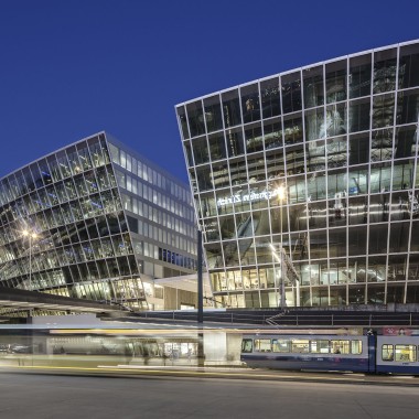 The Circle in Zurich nocą (© Flughafen Zürich AG) The Circle in Zurich nocą (© Flughafen Zürich AG)