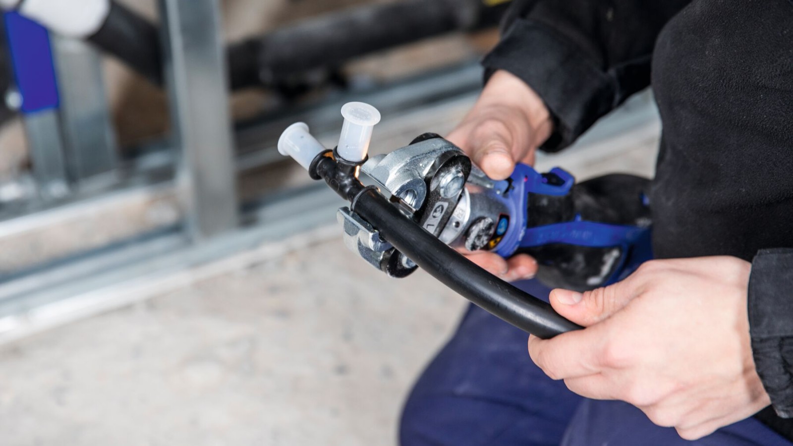 Łatwe zaciskanie z Geberit Mepla Łatwe zaciskanie z Geberit Mepla