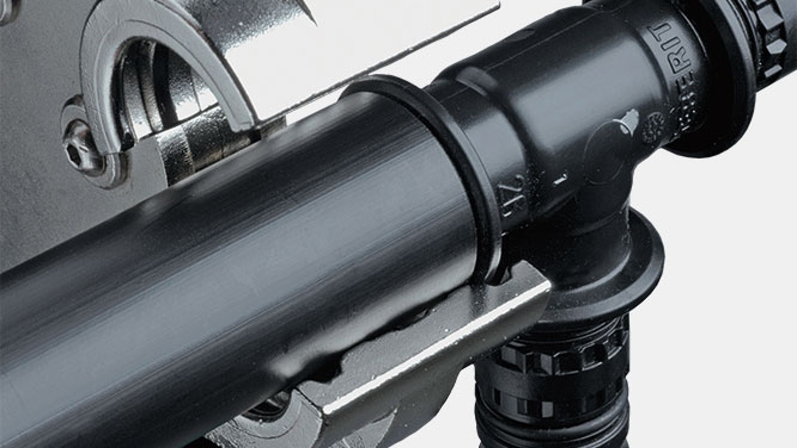 Prowadnica szczęk dociskowych zapobiega nieprawidłowemu pozycjonowaniu z Geberit Mepla Prowadnica szczęk dociskowych zapobiega nieprawidłowemu pozycjonowaniu z Geberit Mepla