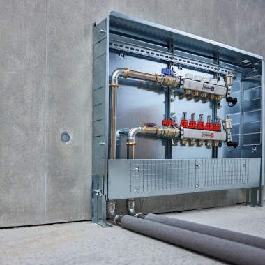 W systemach technicznych budynków do rur grzewczych w obszarze podłogi, a także do grzejników i nagrzewnic W systemach technicznych budynków do rur grzewczych w obszarze podłogi, a także do grzejników i nagrzewnic