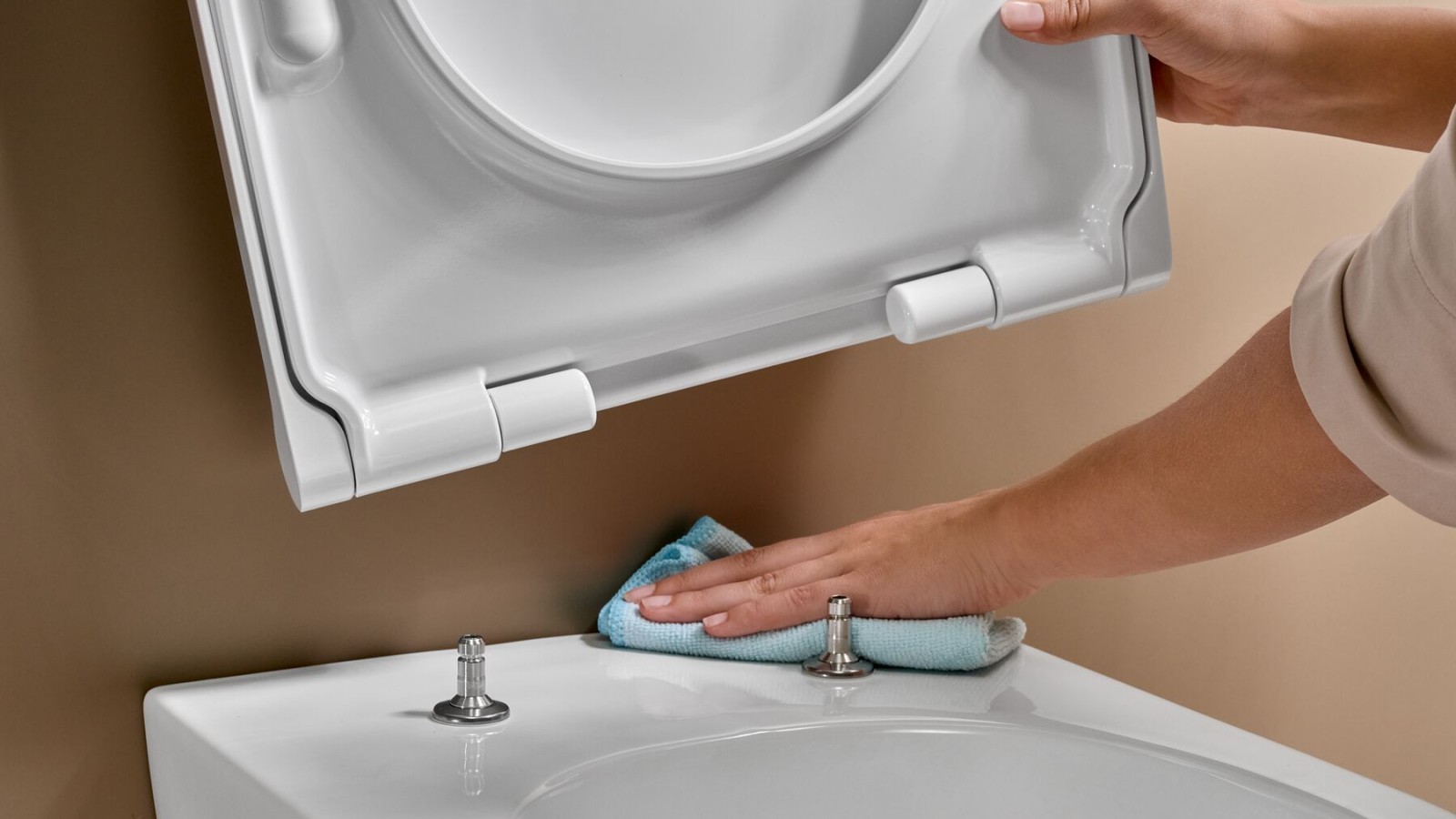 Zdejmowana deska sedesowa ułatwiająca czyszczenie WC Zdejmowana deska sedesowa ułatwiająca czyszczenie WC
