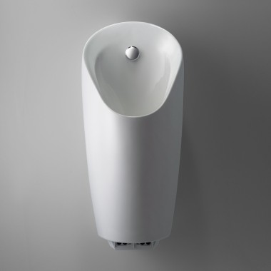 Smukła i kompaktowa ceramika sanitarna Geberit Preda ze zintegrowanym systemem spłukiwania pisuarów