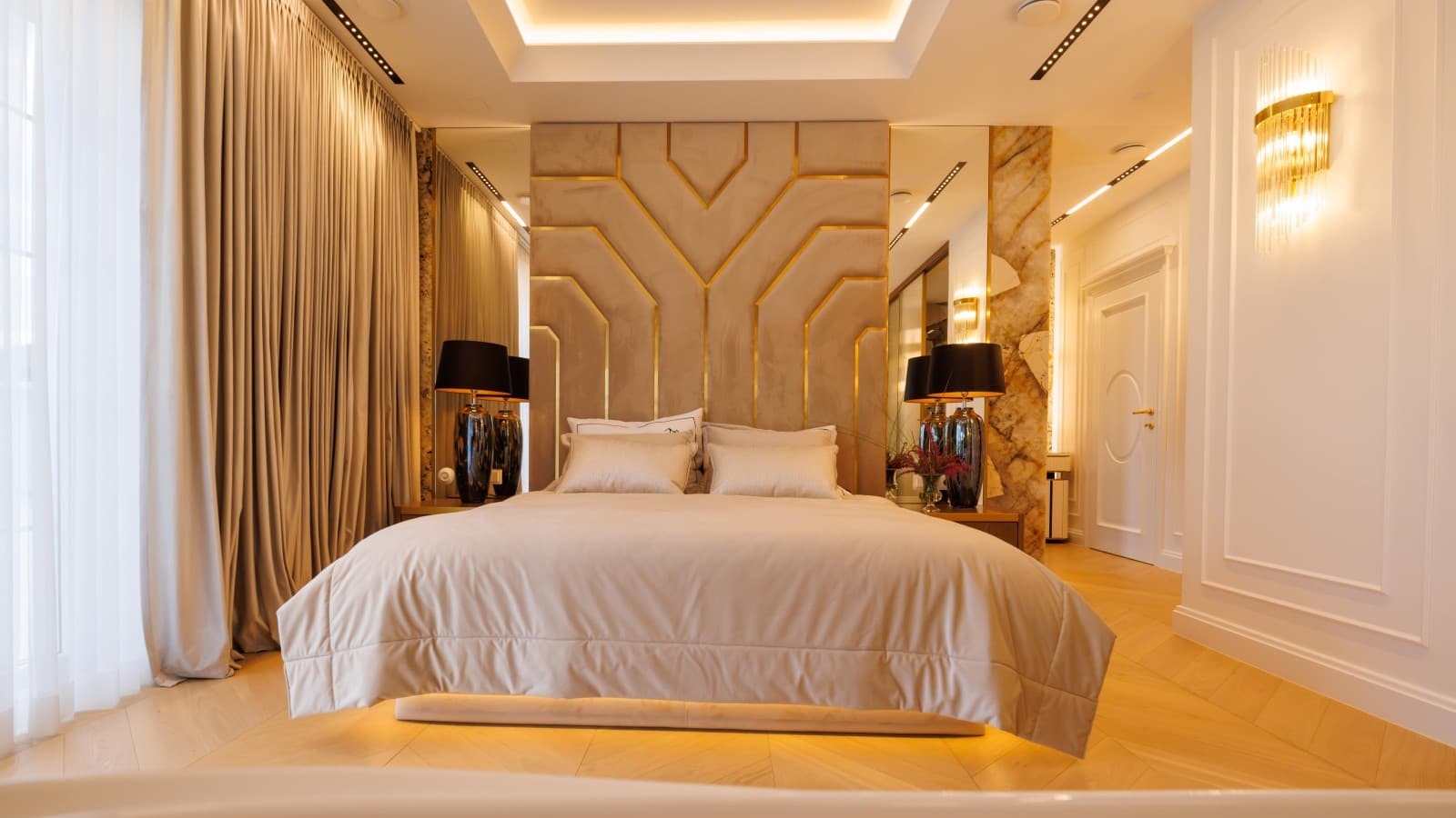 Master bedroom Master bedroom