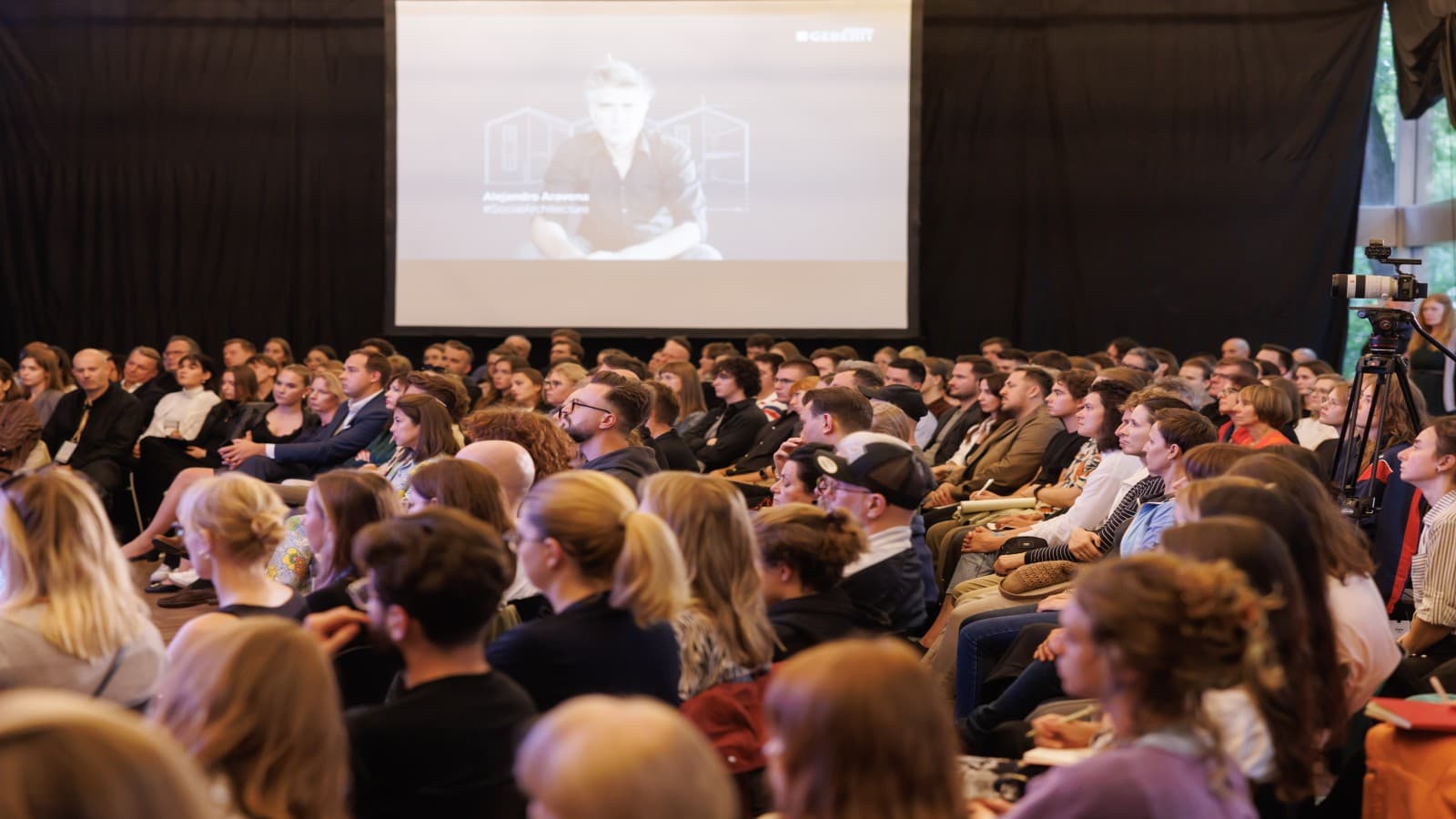 Konferencja Geberit Aravena Kraków fot. Bartek Barczyk Konferencja Geberit Aravena Kraków fot. Bartek Barczyk