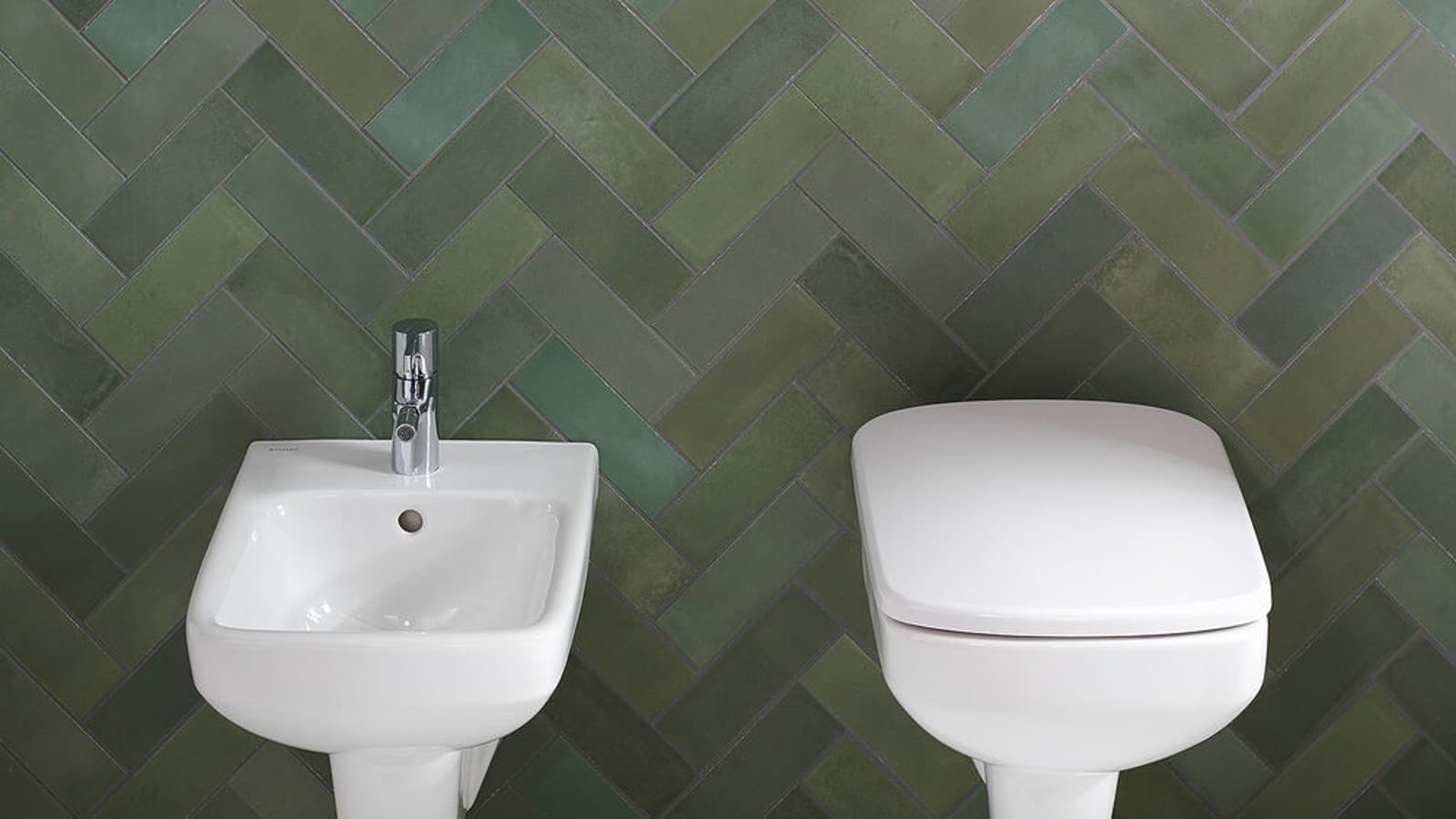 Miska WC i bidet z serii Geberit Selnova - płytki w kolorze zielonym Miska WC i bidet z serii Geberit Selnova - płytki w kolorze zielonym