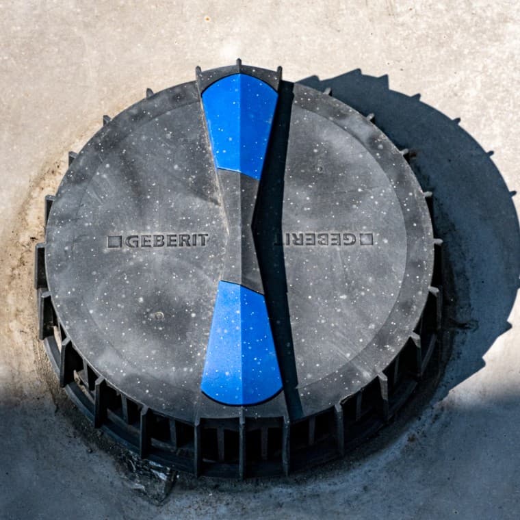 system Pluvia Geberit na dachu biurowca High5ive w Krakowie (© Skanska) system Pluvia Geberit na dachu biurowca High5ive w Krakowie (© Skanska)