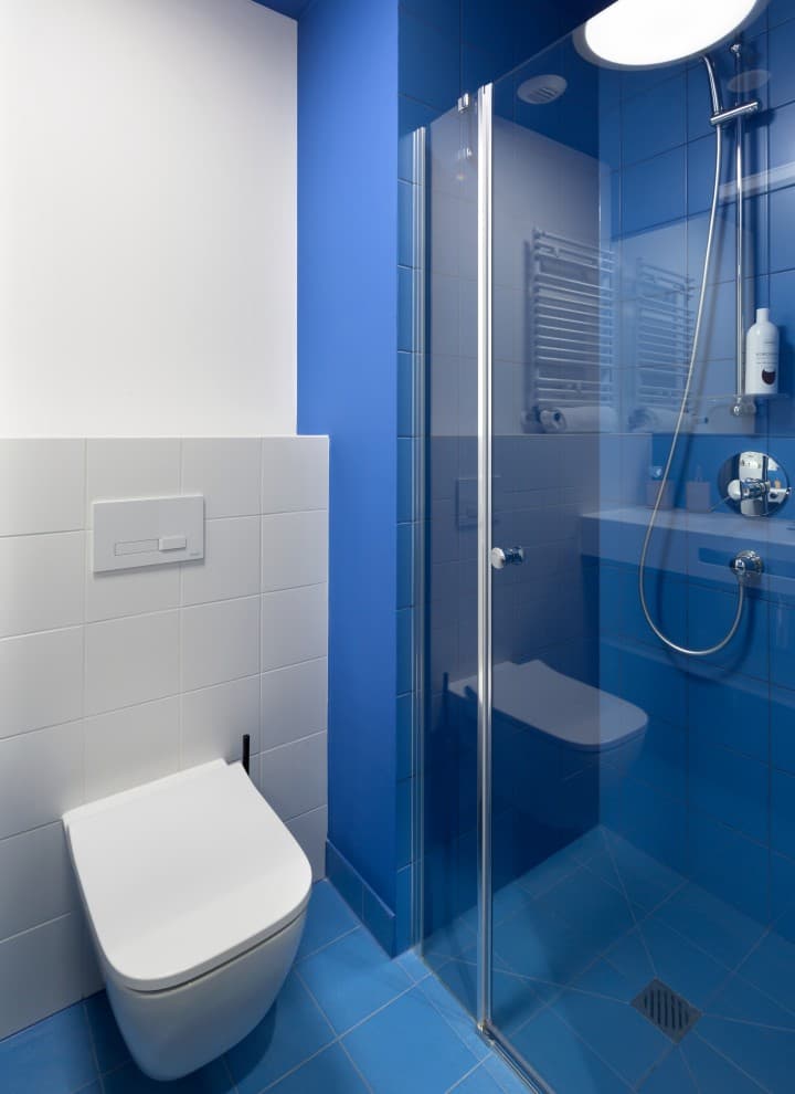 Nawet najmniejsze łazienki zdradzają indywidualny gust ich mieszkańców (© Jaroslaw Kakal/Geberit) Nawet najmniejsze łazienki zdradzają indywidualny gust ich mieszkańców (© Jaroslaw Kakal/Geberit)