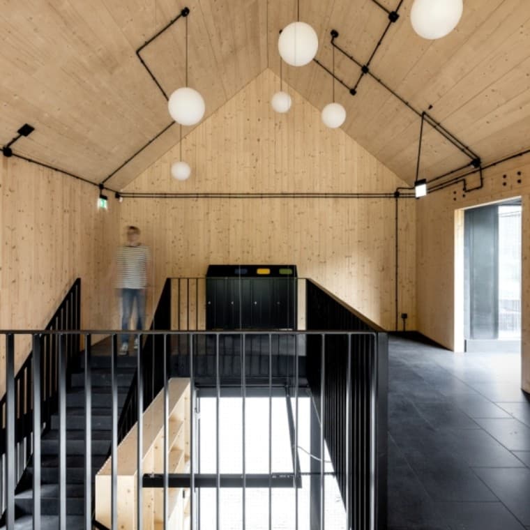 Wnętrze budynku edukacyjnego (fot. Fotomohito) Wnętrze budynku edukacyjnego (fot. Fotomohito)