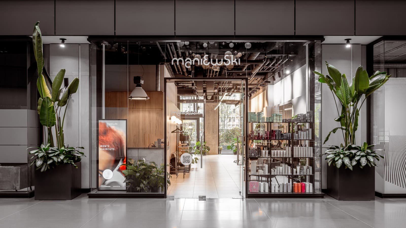 Salon Macieja Maniewskiego w Warszawie Salon Macieja Maniewskiego w Warszawie