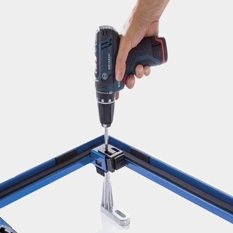 Panel do natrysków bezbrodzikowych Geberit Setaplano montaż Panel do natrysków bezbrodzikowych Geberit Setaplano montaż