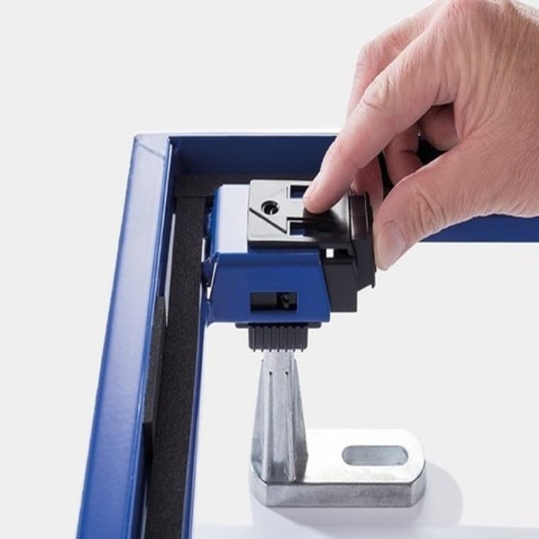 Panel do natrysków bezbrodzikowych Geberit Setaplano montaż Panel do natrysków bezbrodzikowych Geberit Setaplano montaż