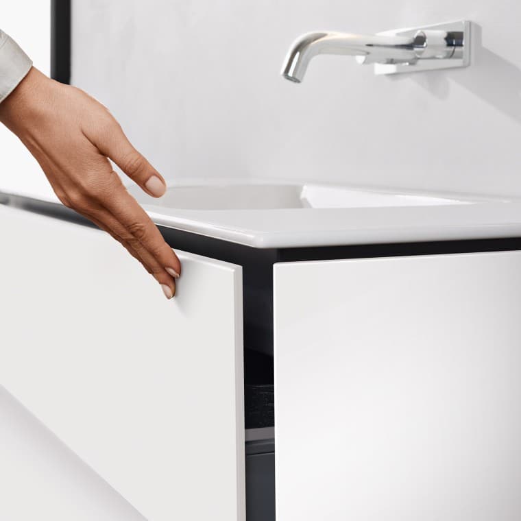 Szafka pod umywalkę Geberit ONE z funkcją push‑to‑open Szafka pod umywalkę Geberit ONE z funkcją push‑to‑open