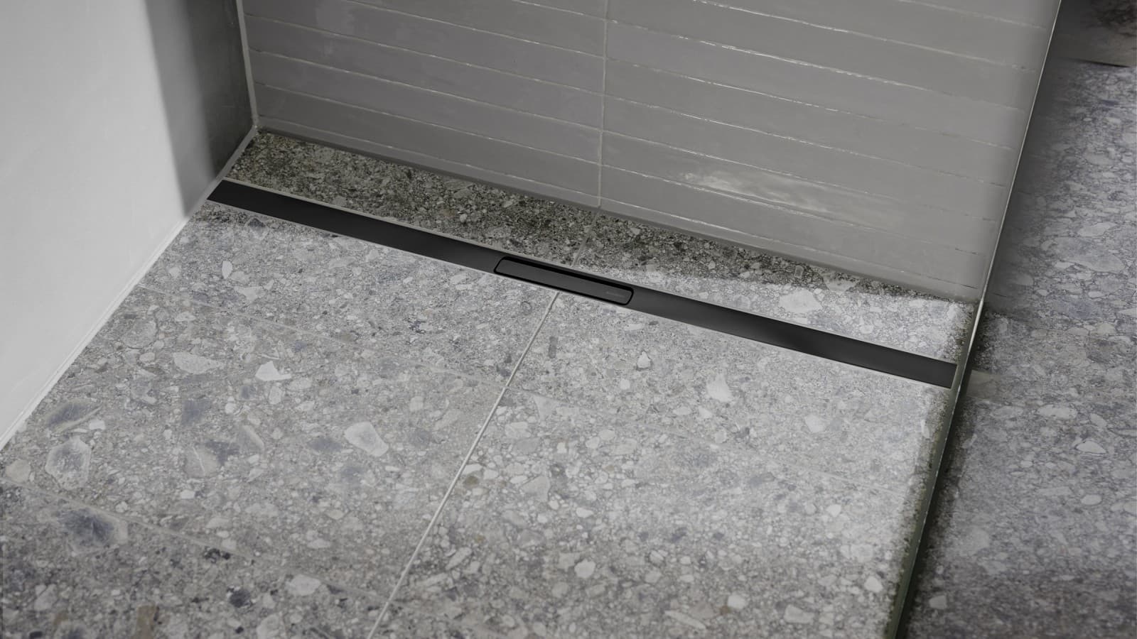 Odpływ liniowy Geberit CleanLine30 w czarnym kolorze Odpływ liniowy Geberit CleanLine30 w czarnym kolorze