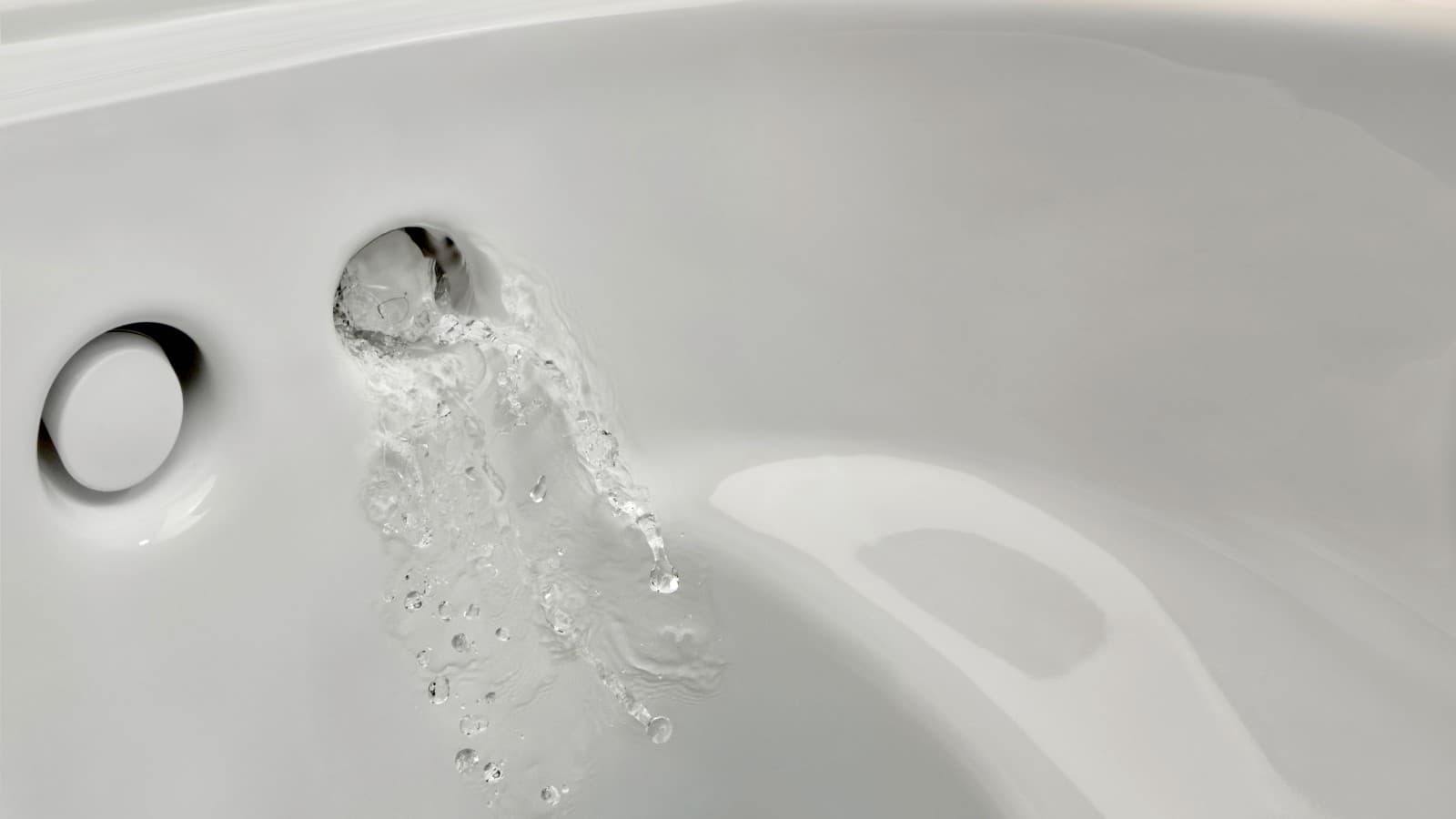 Czyszczenie przed i po uruchomieniem toalety Mera Czyszczenie przed i po uruchomieniem toalety Mera