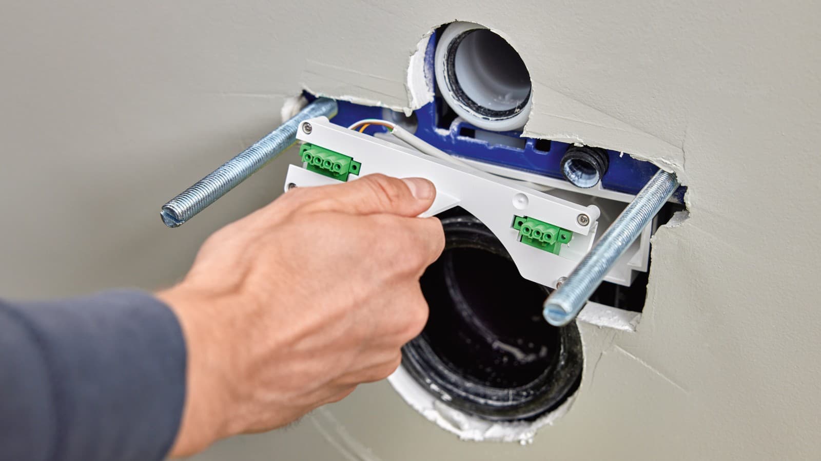 Instalacja konwertera GEBUS do elementów sterujących WC Instalacja konwertera GEBUS do elementów sterujących WC