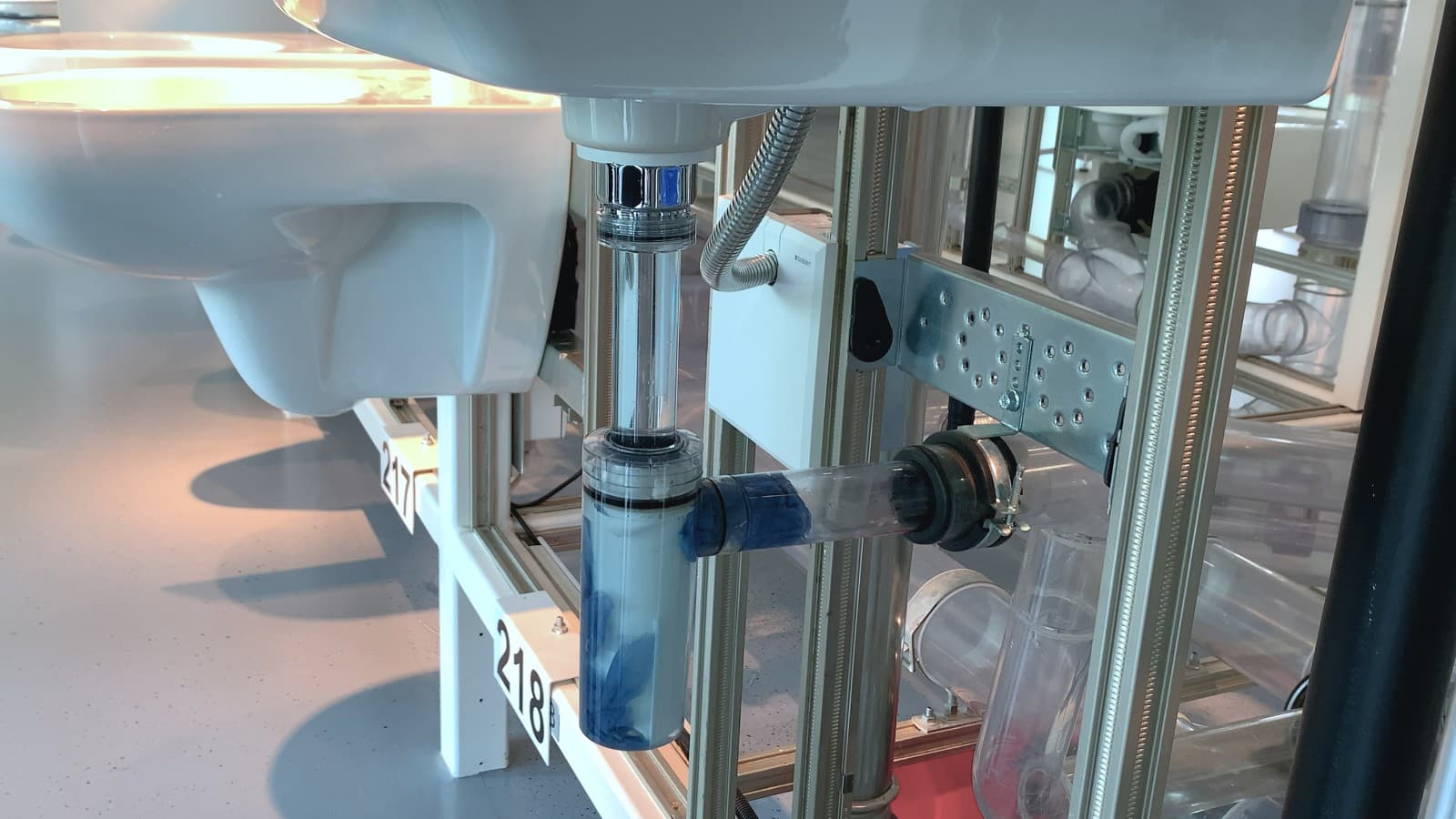 Zatkany syfon w umywalce Zatkany syfon w umywalce