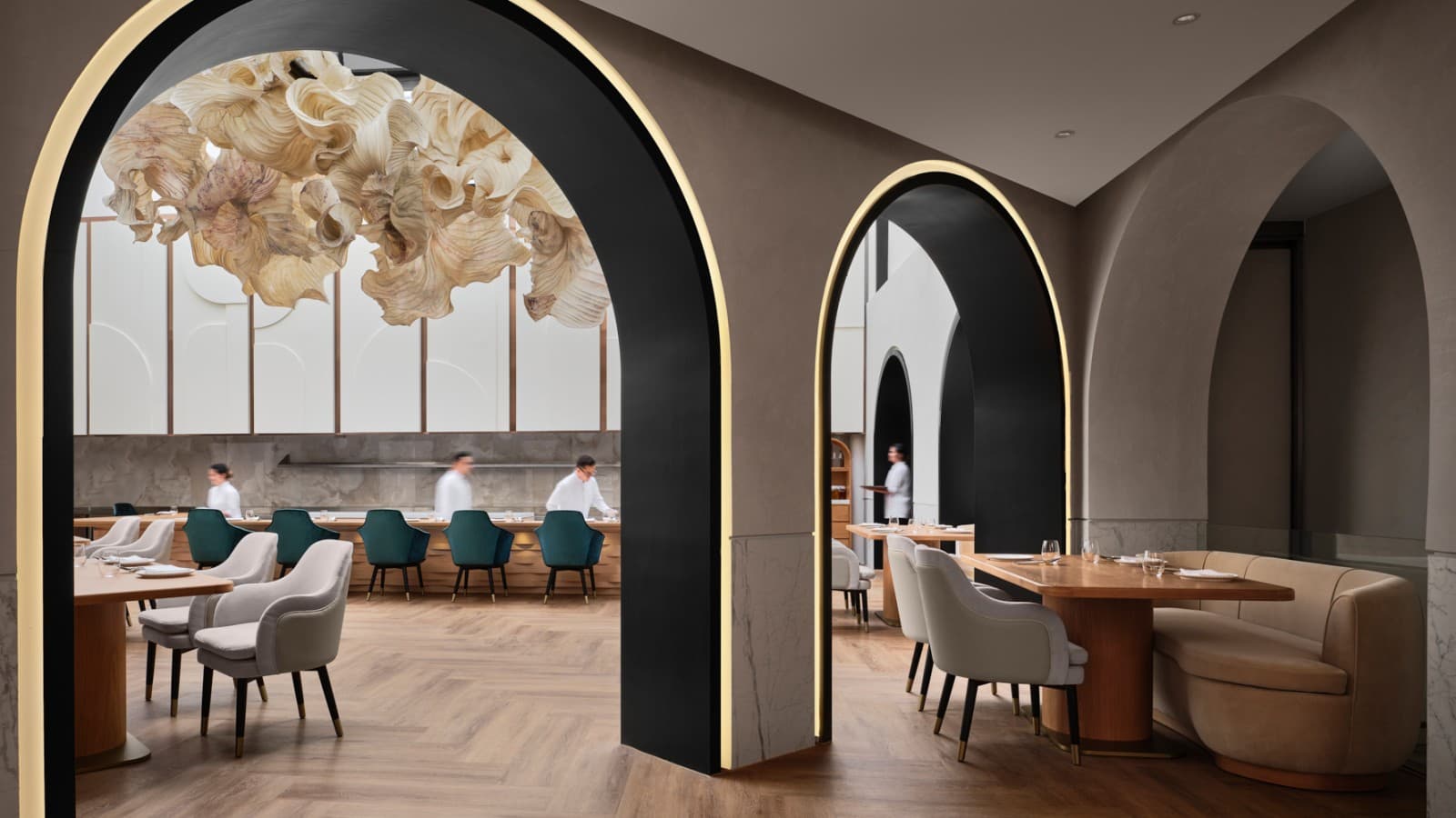 Wykwintna restauracja Born in Singapore to wizytówka designu zarówno wewnątrz, jak i na zewnątrz (© Owen Raggett) Wykwintna restauracja Born in Singapore to wizytówka designu zarówno wewnątrz, jak i na zewnątrz (© Owen Raggett)