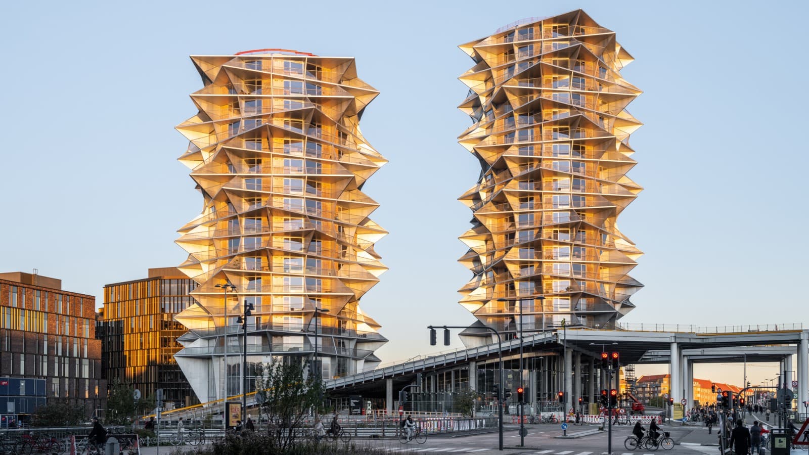 Wieże Kaktus Towers oferują 495 mikroapartamentów na powierzchni 26 100 metrów kwadratowych (© Rasmus Hjortshøj) Wieże Kaktus Towers oferują 495 mikroapartamentów na powierzchni 26 100 metrów kwadratowych (© Rasmus Hjortshøj)